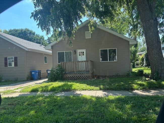 property at 1909 S Spring Ave
