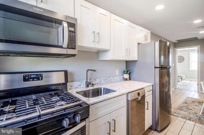 property at 1149 Summit St NE