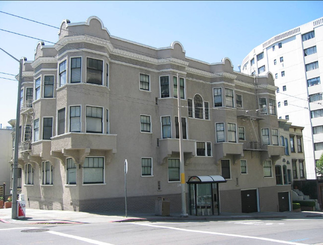 2401 Sacramento St in San Francisco, CA - Building Photo - Building Photo