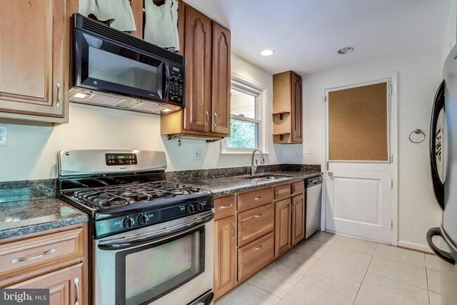 property at 5225 Old Dominion Dr