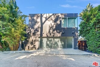 9400 Readcrest Dr in Beverly Hills, CA - Building Photo - Building Photo