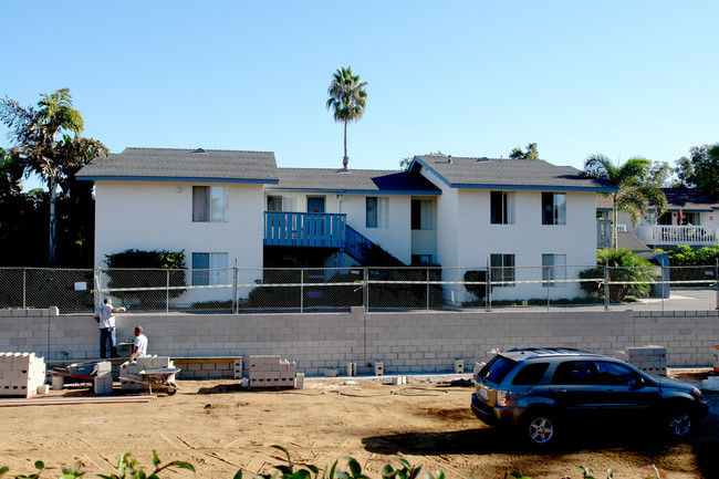 253-255 Tamarack Ave in Carlsbad, CA - Building Photo - Building Photo