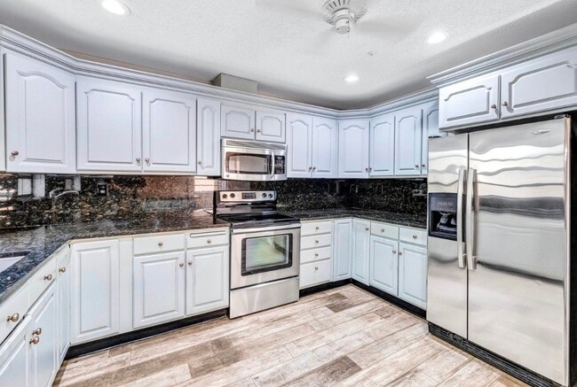 2075 NW 15th Pl in Delray Beach, FL - Building Photo - Building Photo