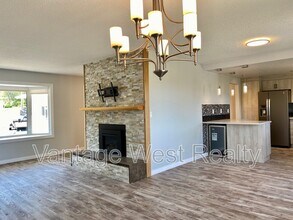 3717 Webber Rd in West Kelowna, BC - Building Photo - Building Photo