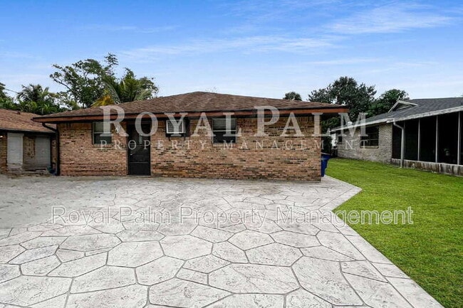 property at 27917 Washington St