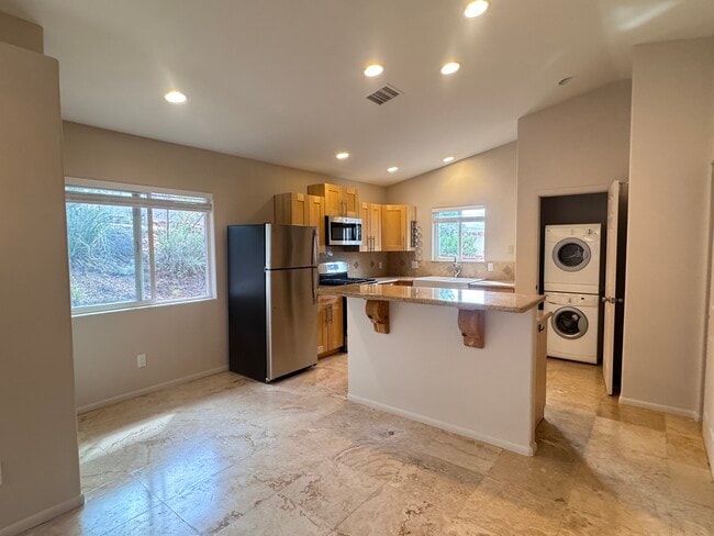 120 Carol Canyon Dr in Sedona, AZ - Foto de edificio - Building Photo