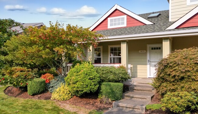 property at 1451 Thompson Cir
