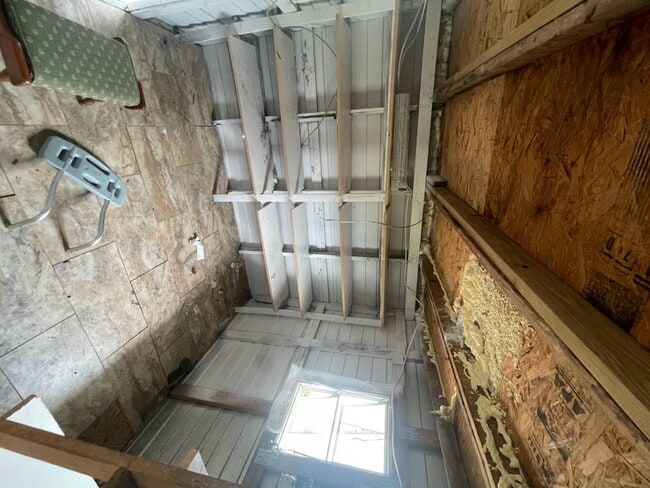 property at 2900 FL-17