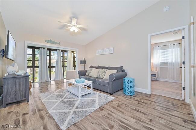 8171 S Woods Cir in Ft. Myers, FL - Building Photo - Building Photo