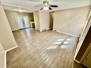 5801 Larsen Ln in Shawnee, KS - Building Photo - Building Photo