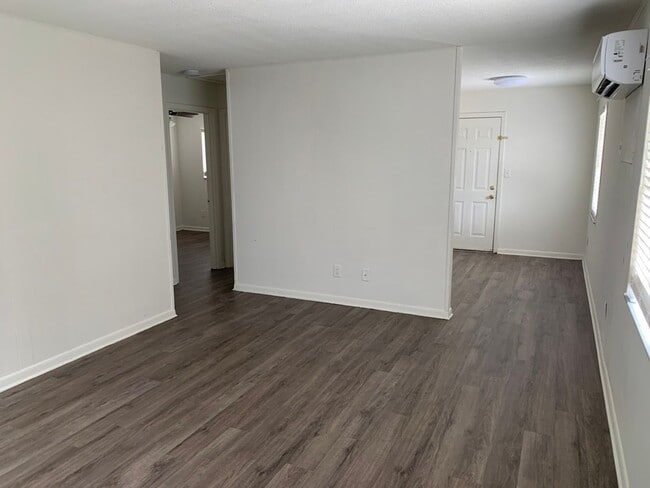 property at 609 N Stella Ave