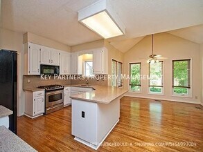 14281 S Arapaho Dr in Olathe, KS - Building Photo - Building Photo