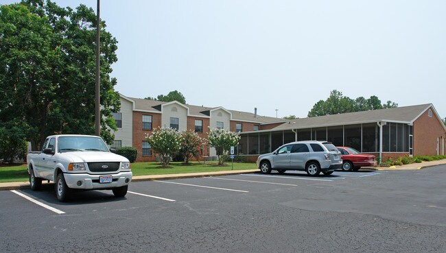 Eastview Retirement Center in Montgomery, AL - Building Photo - Building Photo