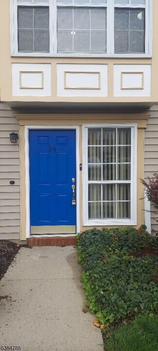 34 Howard Ct in Newark, NJ - Building Photo
