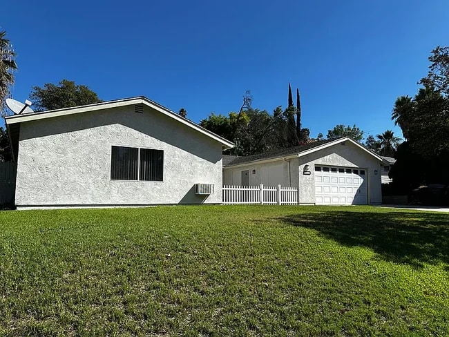 property at 2979 Berkeley Rd