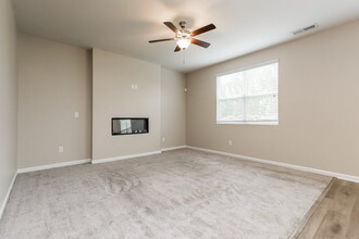 319 Hamilton Pointe Dr in Mcdonough, GA - Building Photo - Building Photo