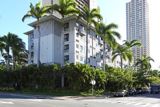 Ala Wai Garden Plaza in Honolulu, HI - Building Photo - Building Photo