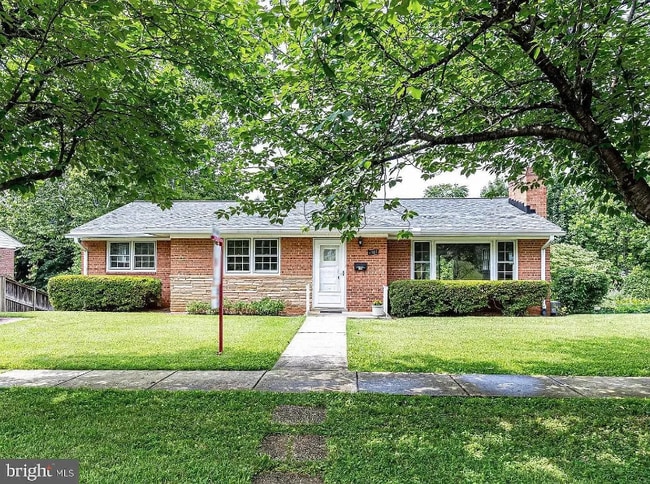 property at 4907 Elsmere Ave