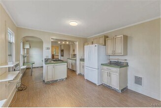 1607 Burnet Ave in Syracuse, NY - Building Photo - Building Photo