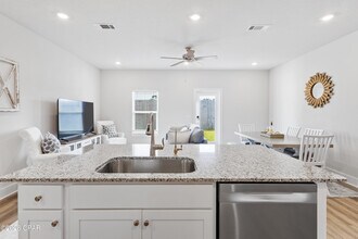 205 Palmeras Marinas Ln in Panama City Beach, FL - Building Photo - Building Photo