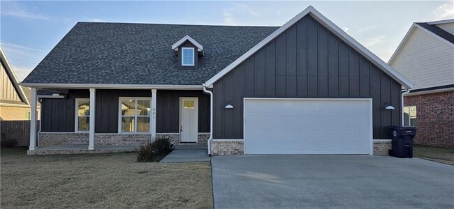 941 Petit Jean St in Prairie Grove, AR - Building Photo - Building Photo