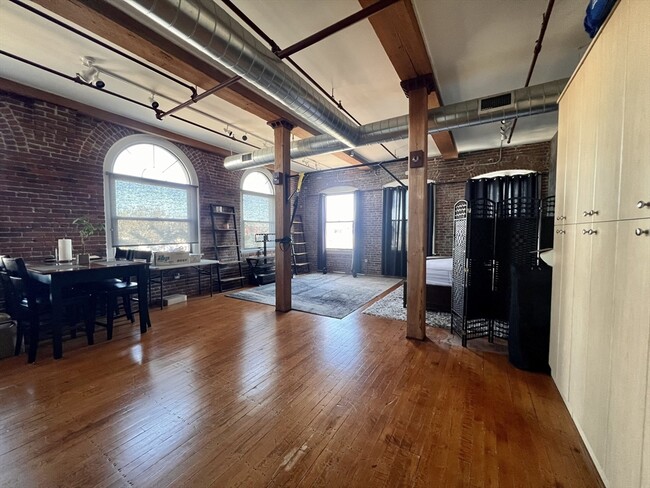 229 Brighton Ave, Unit #1