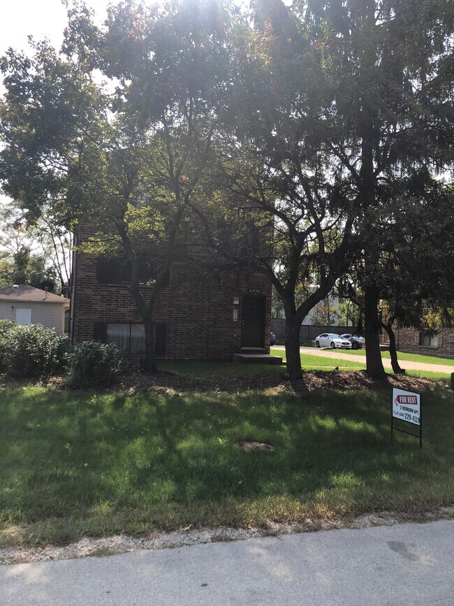 21W259 Tee Ln Rentals in Itasca, IL