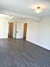 156 S Catalina St, Unit 156 in Los Angeles, CA - Building Photo - Building Photo