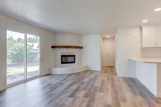 9642 Hoff Dr in Boise, ID - Building Photo - Building Photo
