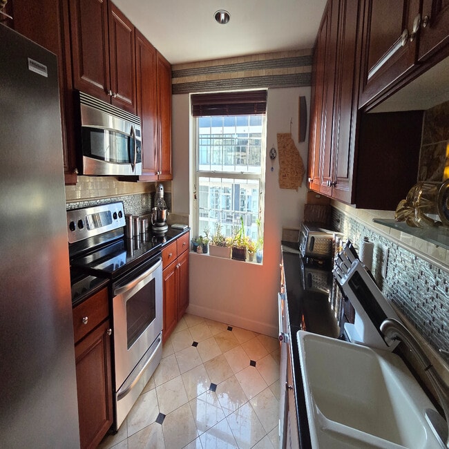 195 14th St NE, Unit 2807 in Atlanta, GA - Building Photo - Building Photo