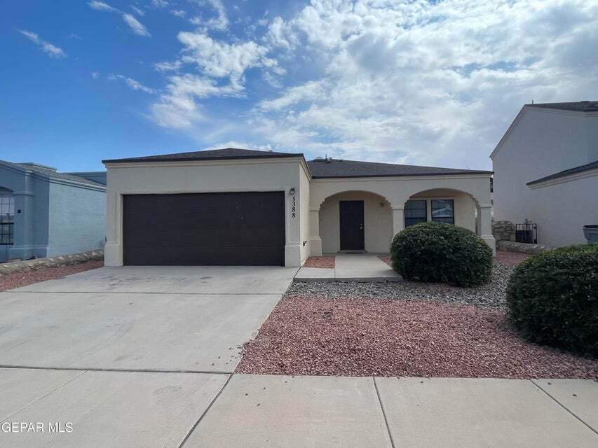 5388 Guillermo Frias Ln in El Paso, TX - Building Photo