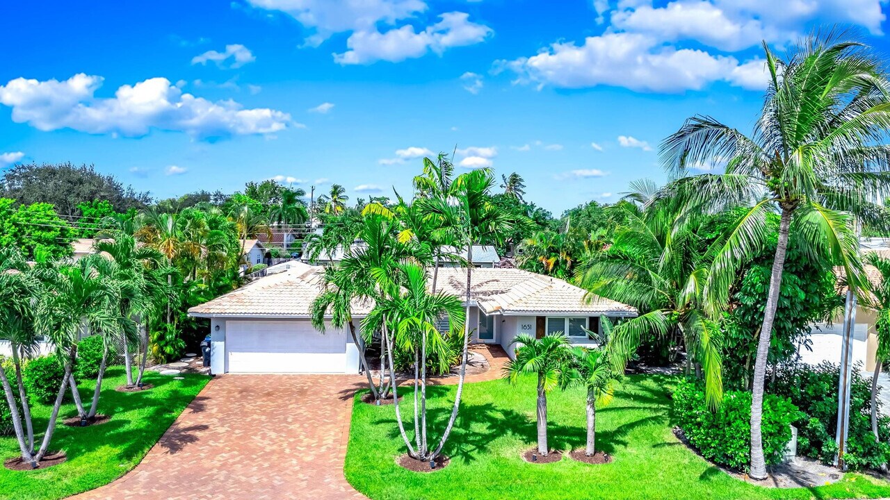 1651 NE 54th St in Fort Lauderdale, FL - Building Photo