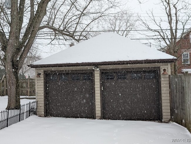 property at 1388 Eggert Rd
