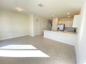 10723 W 32nd Ln in Hialeah, FL - Building Photo - Building Photo