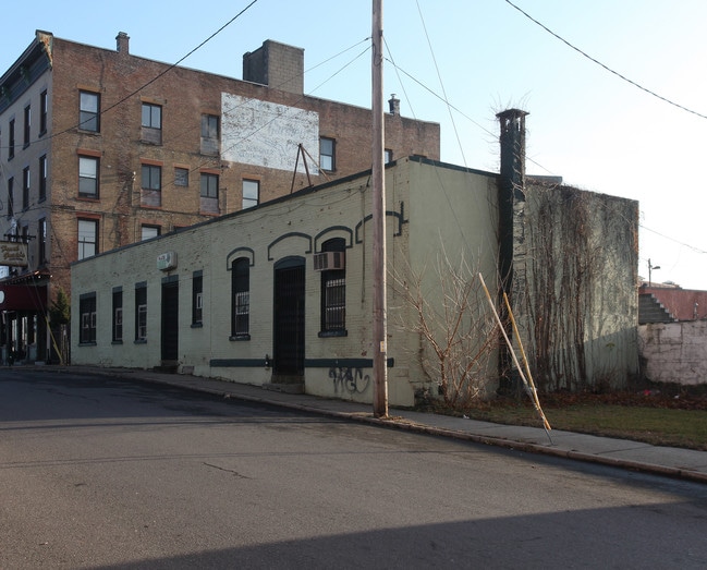 12-16 Thomas St