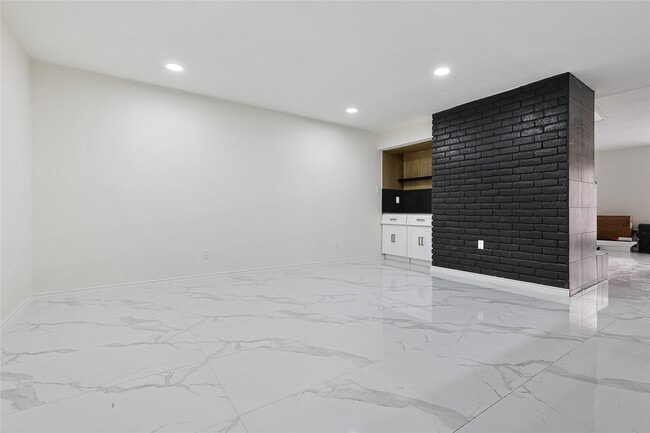 6814 Loch Langham Dr