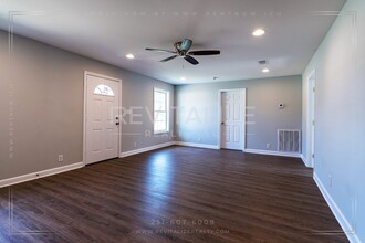 2115 N Woodlawn Dr in Mobile, AL - Building Photo - Building Photo