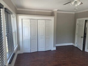 1302 20th St-Unit -Apartment 1 in Huntsville, TX - Building Photo - Building Photo