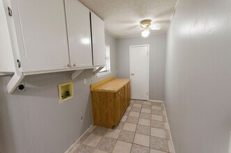 122 Loch Lomond Rd in San Angelo, TX - Building Photo - Building Photo