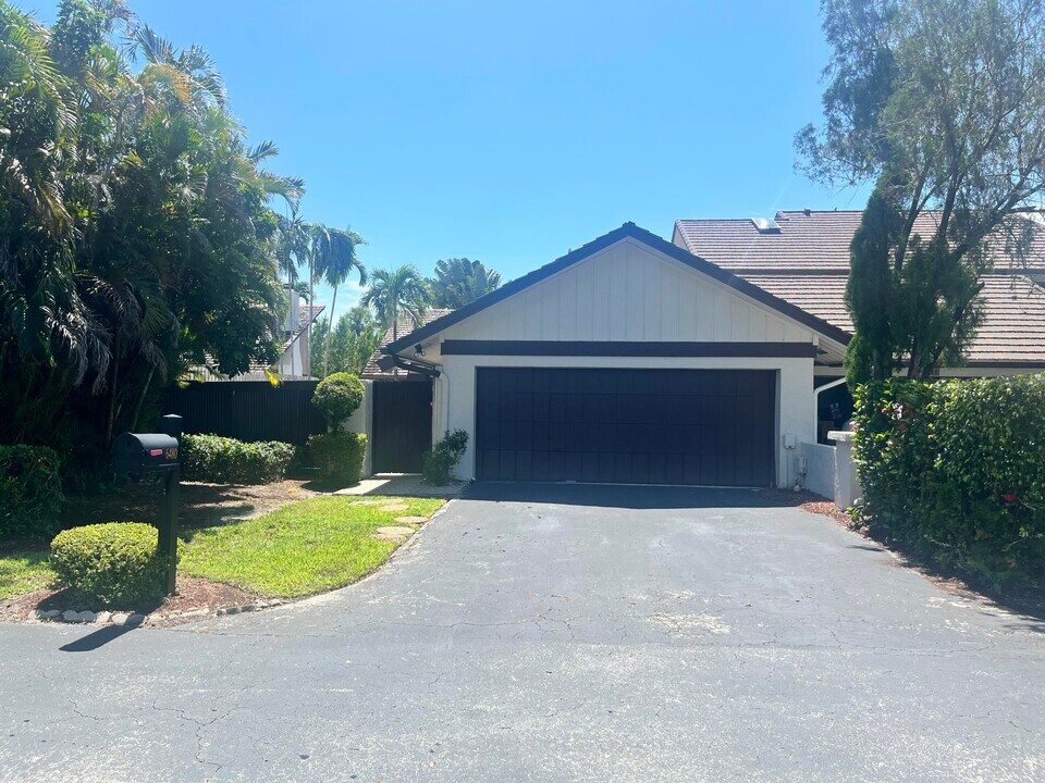 6480 Contempo Ln in Boca Raton, FL - Building Photo