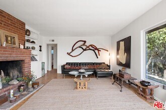 2294 Mountain Oak Dr in Los Angeles, CA - Building Photo - Building Photo
