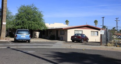 1310-1320 N 48th Pl in Phoenix, AZ - Building Photo - Building Photo