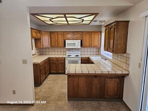 1845 N Selina Ct in Visalia, CA - Building Photo - Building Photo