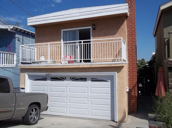 property at 1631 Van Horne Ln