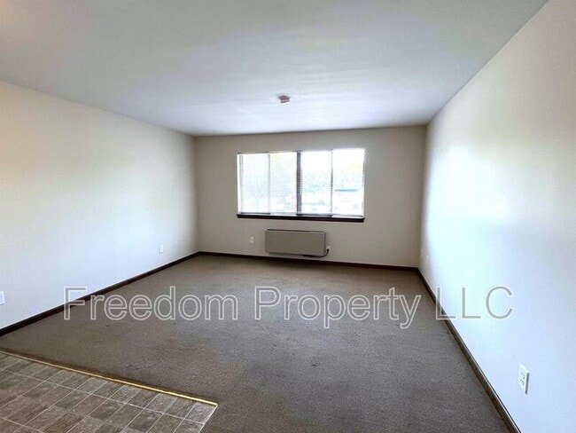 65 East St in Plainville, CT - Building Photo - Building Photo