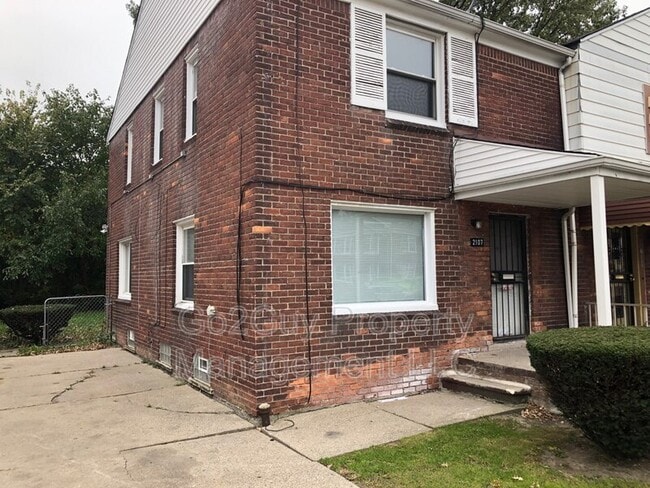 2107 Ewald Cir in Detroit, MI - Building Photo - Building Photo