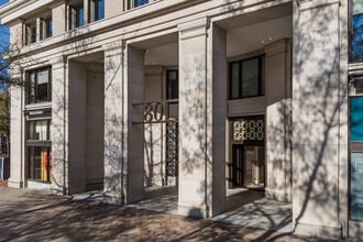 Residences at Market Square - West Tower in Washington, DC - Foto de edificio - Building Photo