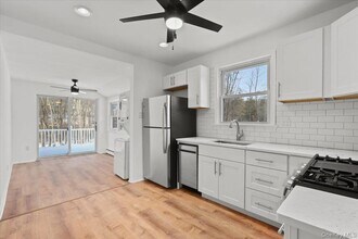 300 Waccabuc Rd in Goldens Bridge, NY - Building Photo - Building Photo