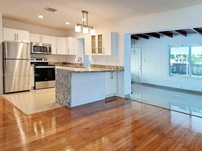 1210 NE 132nd St in North Miami, FL - Building Photo - Building Photo