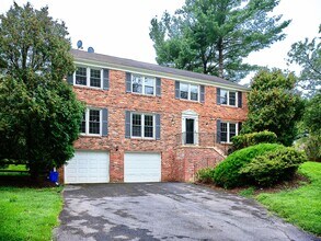 9124 Copenhaver Dr in Potomac, MD - Building Photo - Building Photo